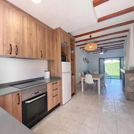 Σπίτι διακοπών La Casita De Toni En Rotas Con Jardin Y Piscina *