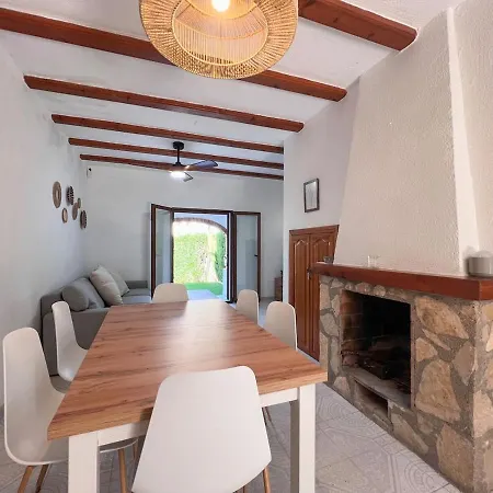 La Casita De Toni En Rotas Con Jardin Y Piscina